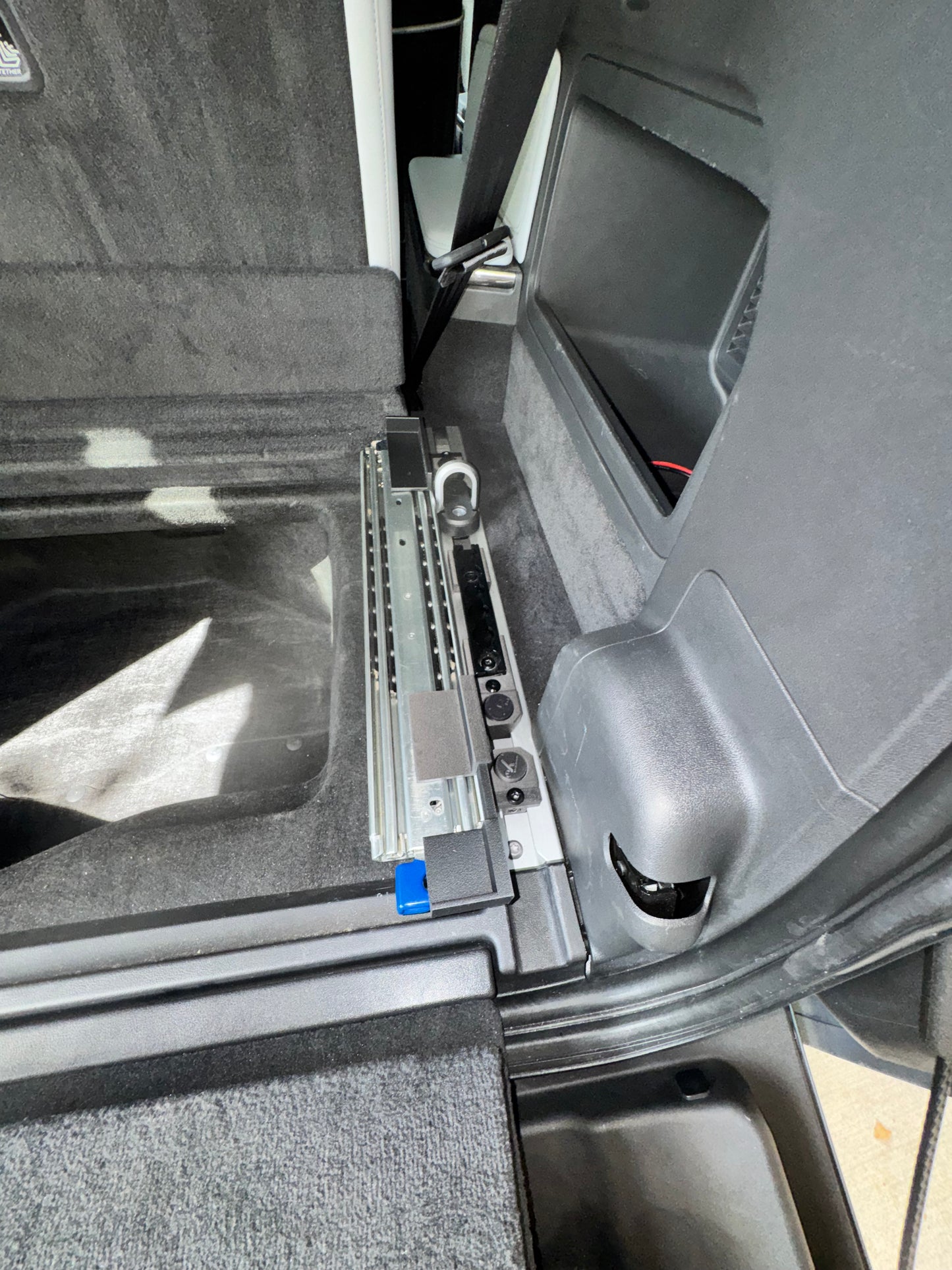 coA³st Cargo Drawer Slide System – Rivian R1S (Pull-Out Tray)